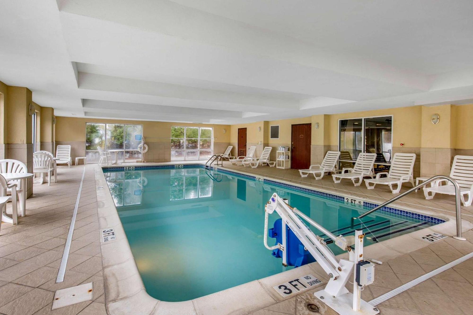 Comfort Suites Seaford Kültér fotó