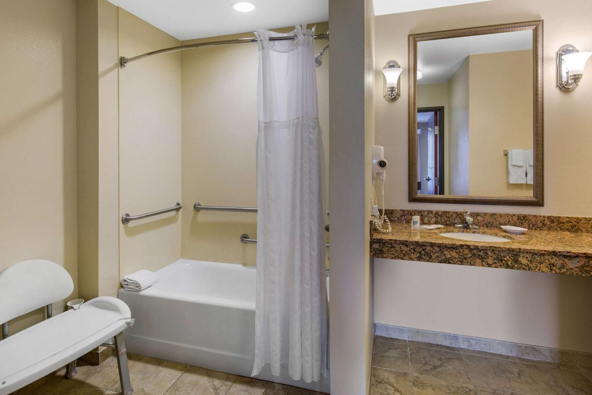 Comfort Suites Seaford Kültér fotó